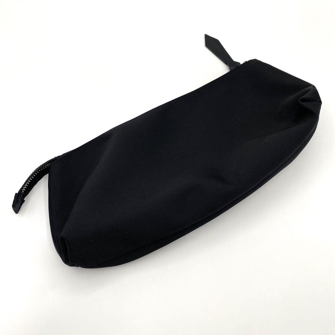 美品　GIVENCHY ナイロン ハンドバッグ　ブラック　ポーチ付き