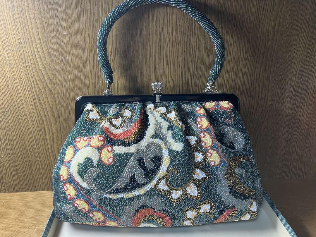 ビーズ刺繍デザインのハンドバッグ - メルカリ