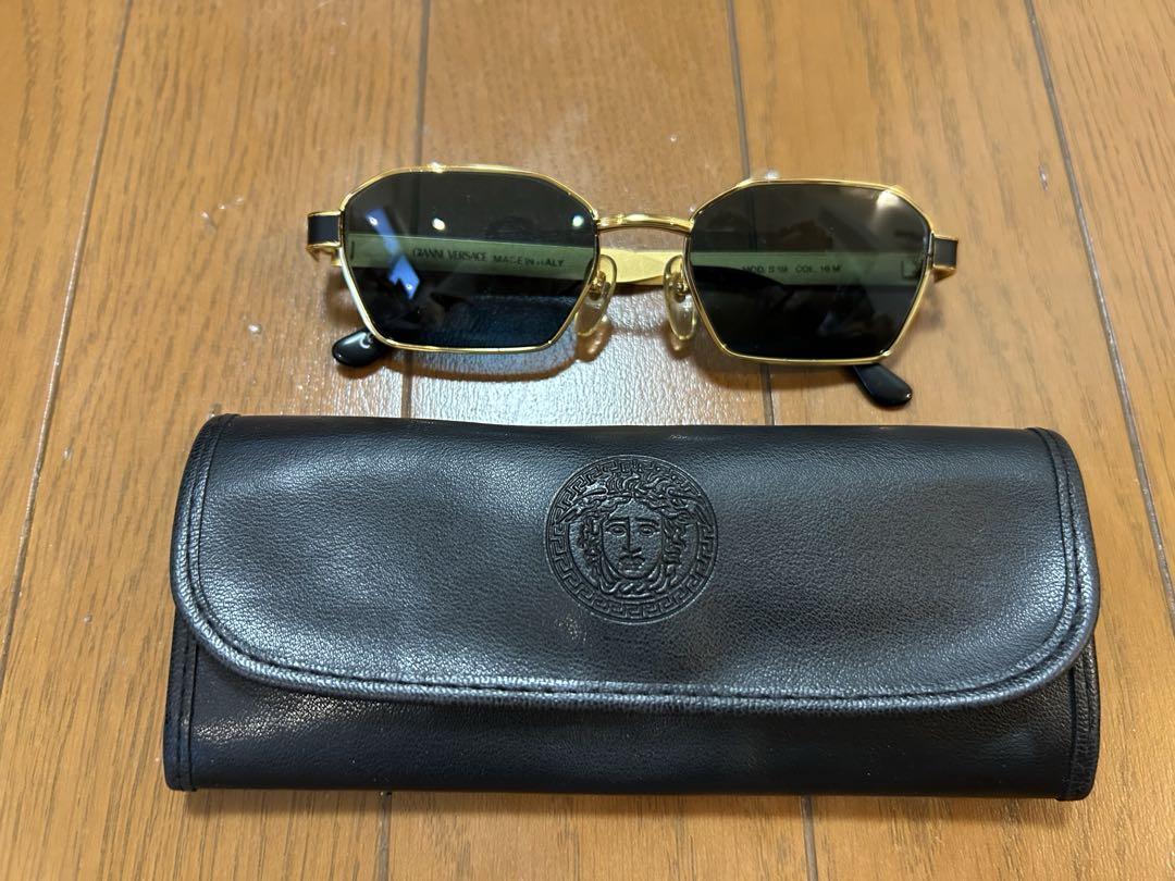 VERSACE ゴールドフレームサングラス ブラックレンズ レザーケース付き