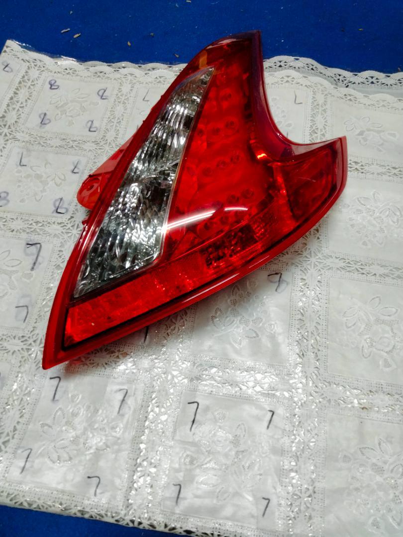 日産フェアレディZ34 テールランプ 右側