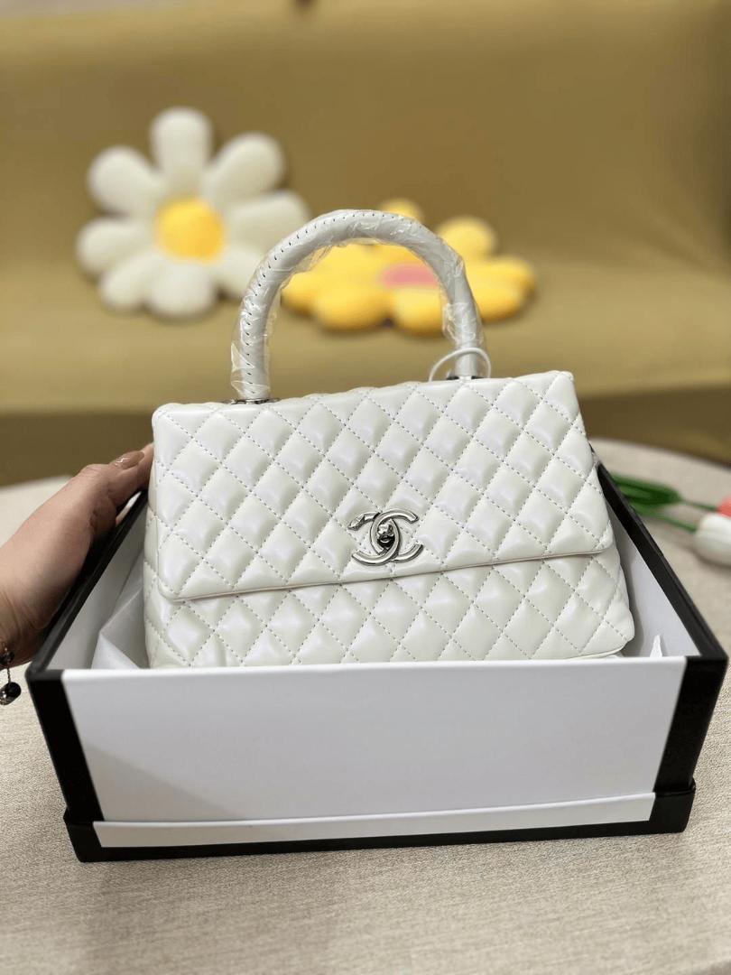 CHANELホワイト キルティング パーティーバッグ CHANEL シャネル バッグ ハンドル チェーン パール キルティング