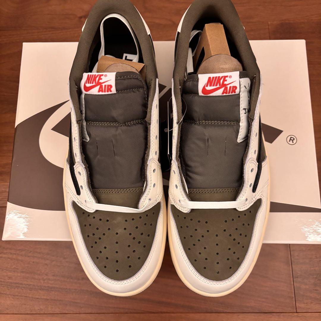 靴 Travis Scott Reverse Olive Air Jordan 1