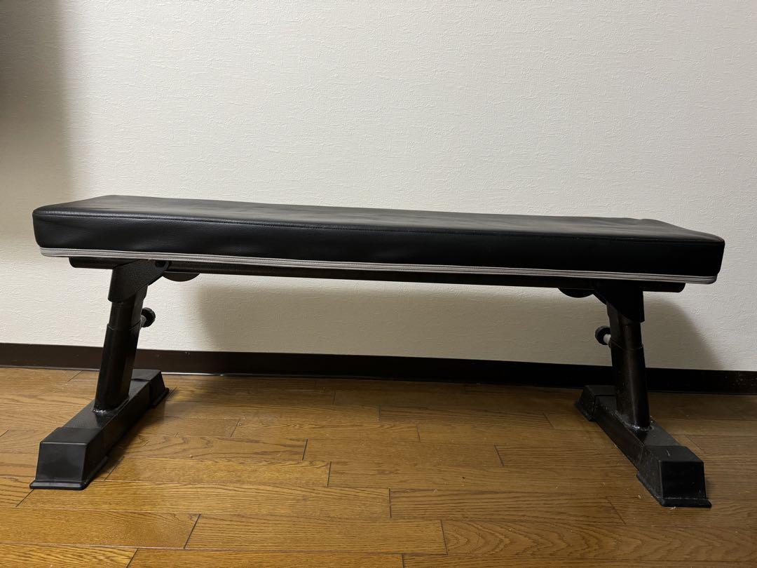 フラットベンチ ブラック ダンベル トレーニング