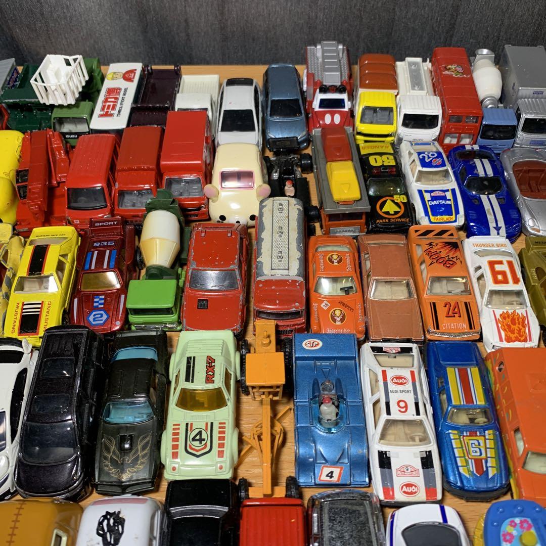 トミカなど　227台