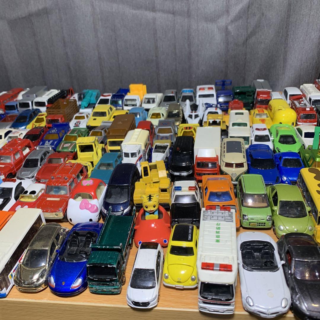 トミカなど　227台