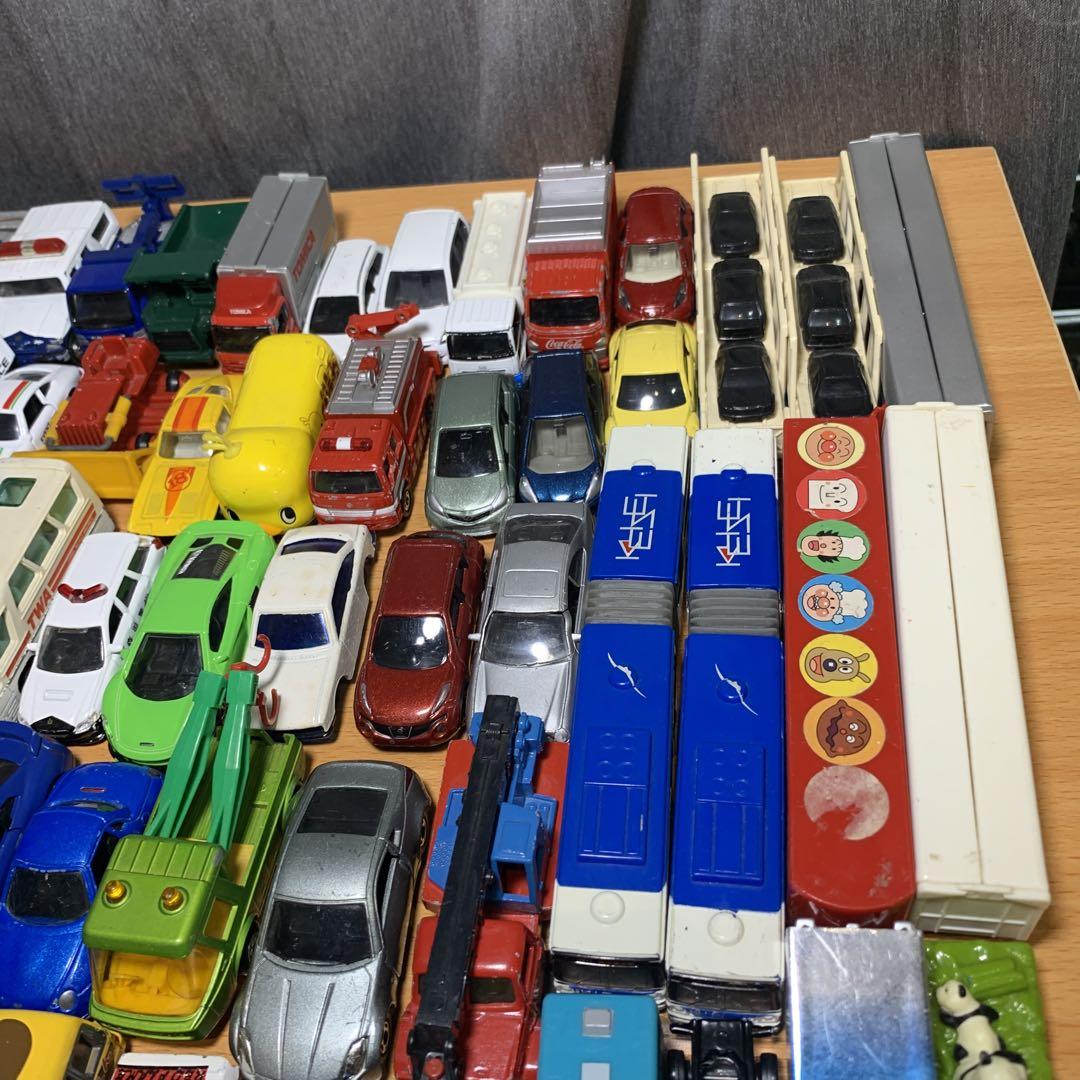 トミカなど　227台