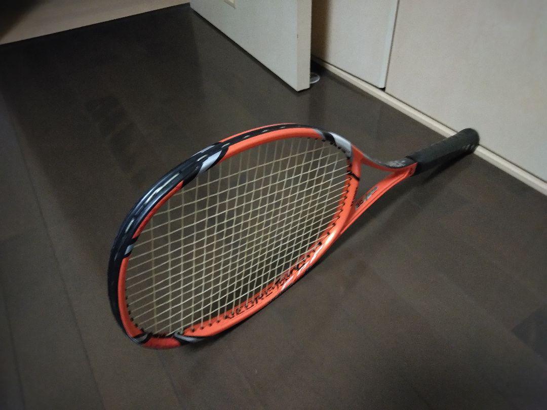 YONEX