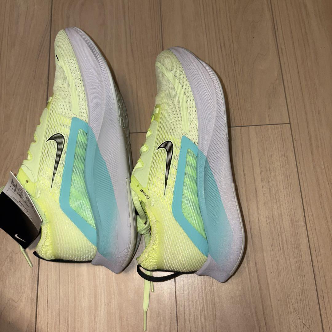 Nike ウィメンズ ズーム フライ 4