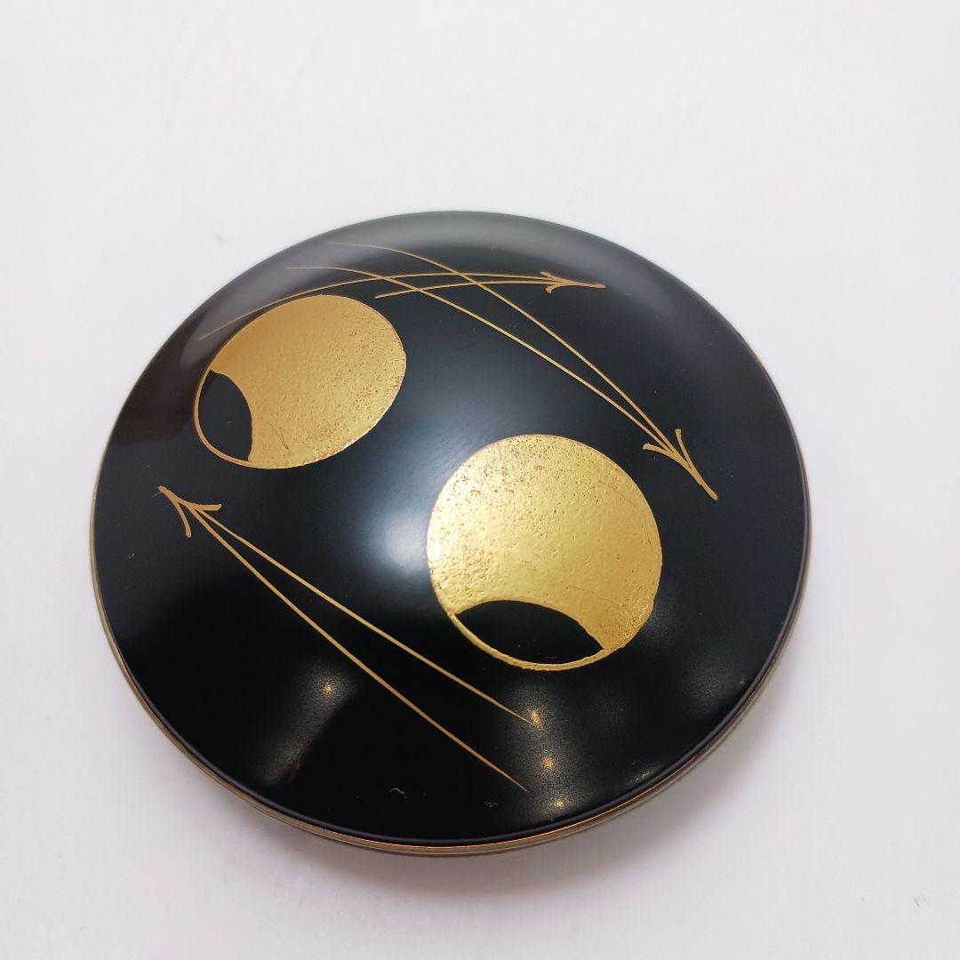 Y2056-11 茶道具 塗師 岡本陽斎 錫縁 松葉文蒔絵 香合 共箱　ち
