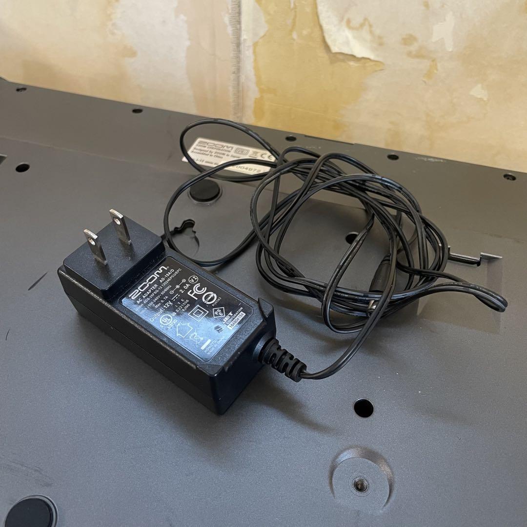 ZOOM L-12 LiveTrak デジタルミキサー (ラックマウント可)