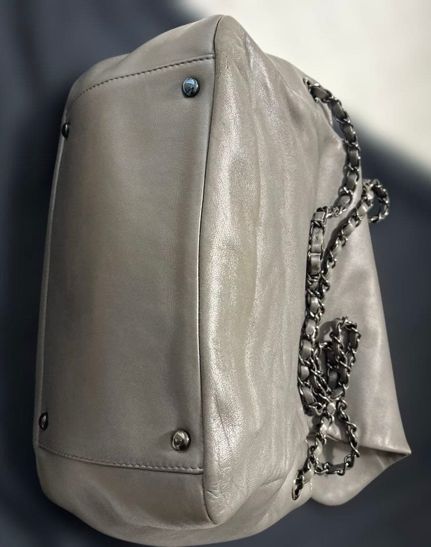 シャネルCHANELラムスキン フラップショルダーバッグ(肩掛け/斜め掛け可能)