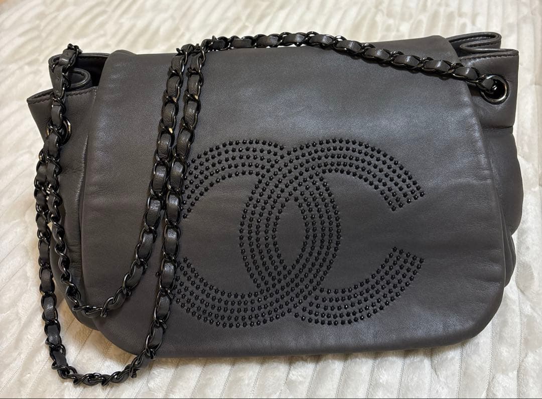 シャネルCHANELラムスキン フラップショルダーバッグ(肩掛け/斜め掛け可能)