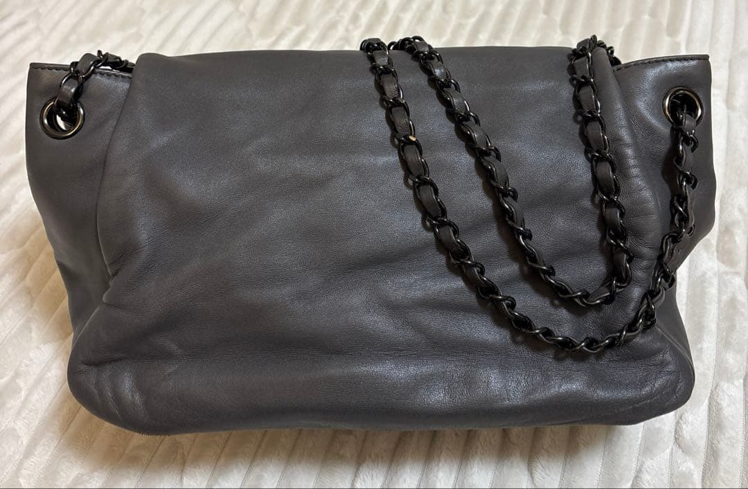 シャネルCHANELラムスキン フラップショルダーバッグ(肩掛け/斜め掛け可能)