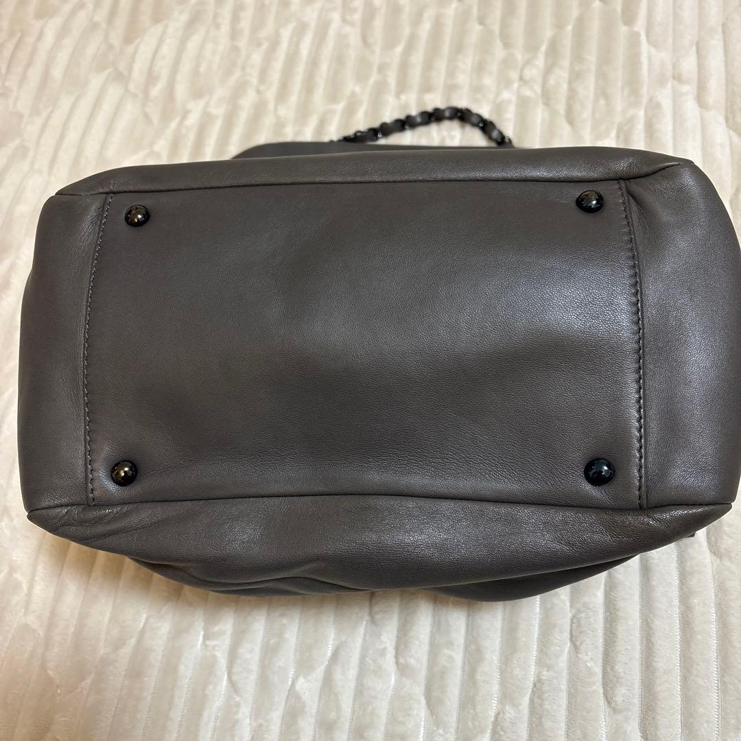 シャネルCHANELラムスキン フラップショルダーバッグ(肩掛け/斜め掛け可能)