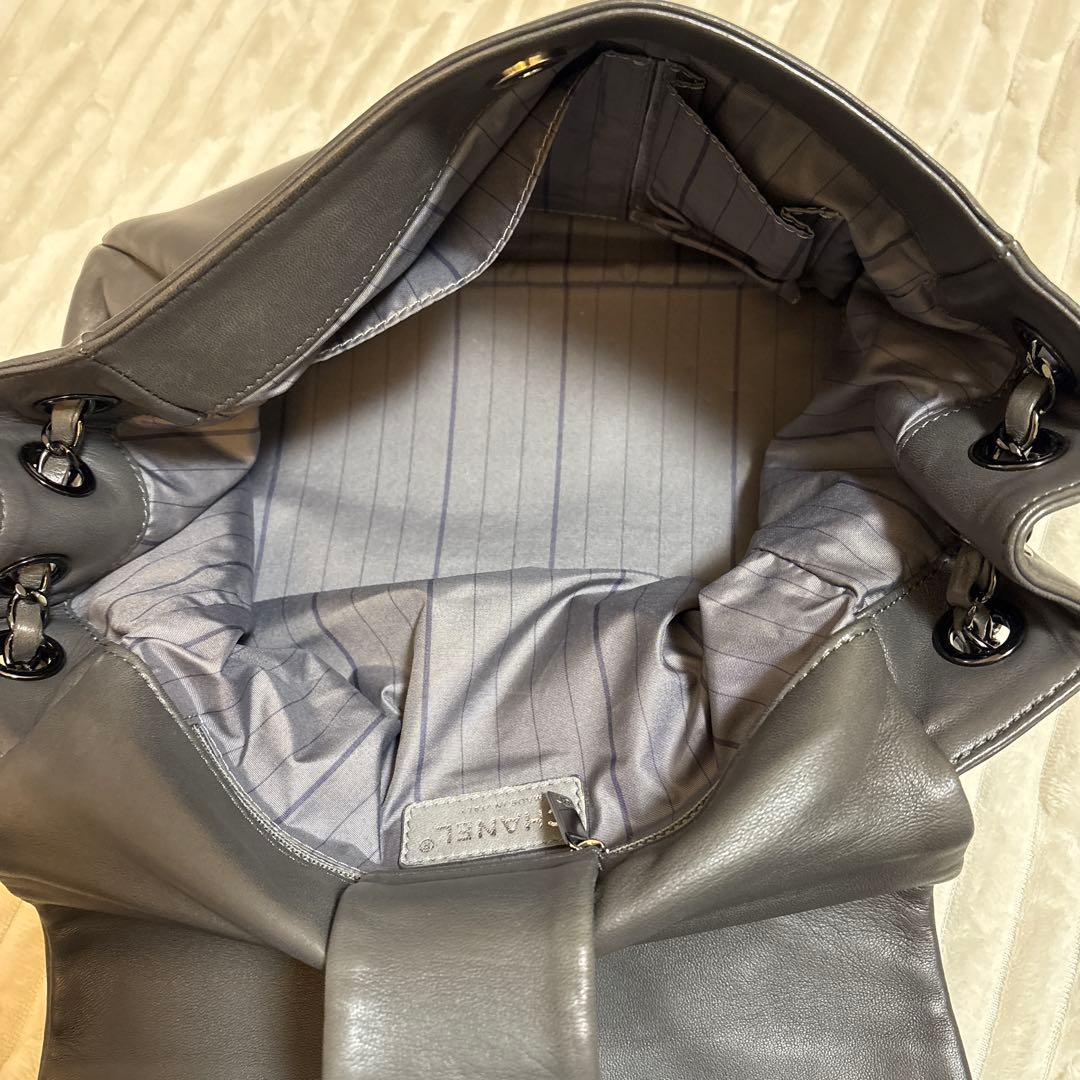 シャネルCHANELラムスキン フラップショルダーバッグ(肩掛け/斜め掛け可能)