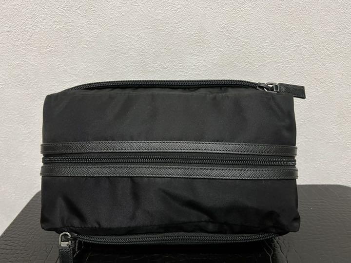 PRADA ブラック クラッチバッグ低 価格