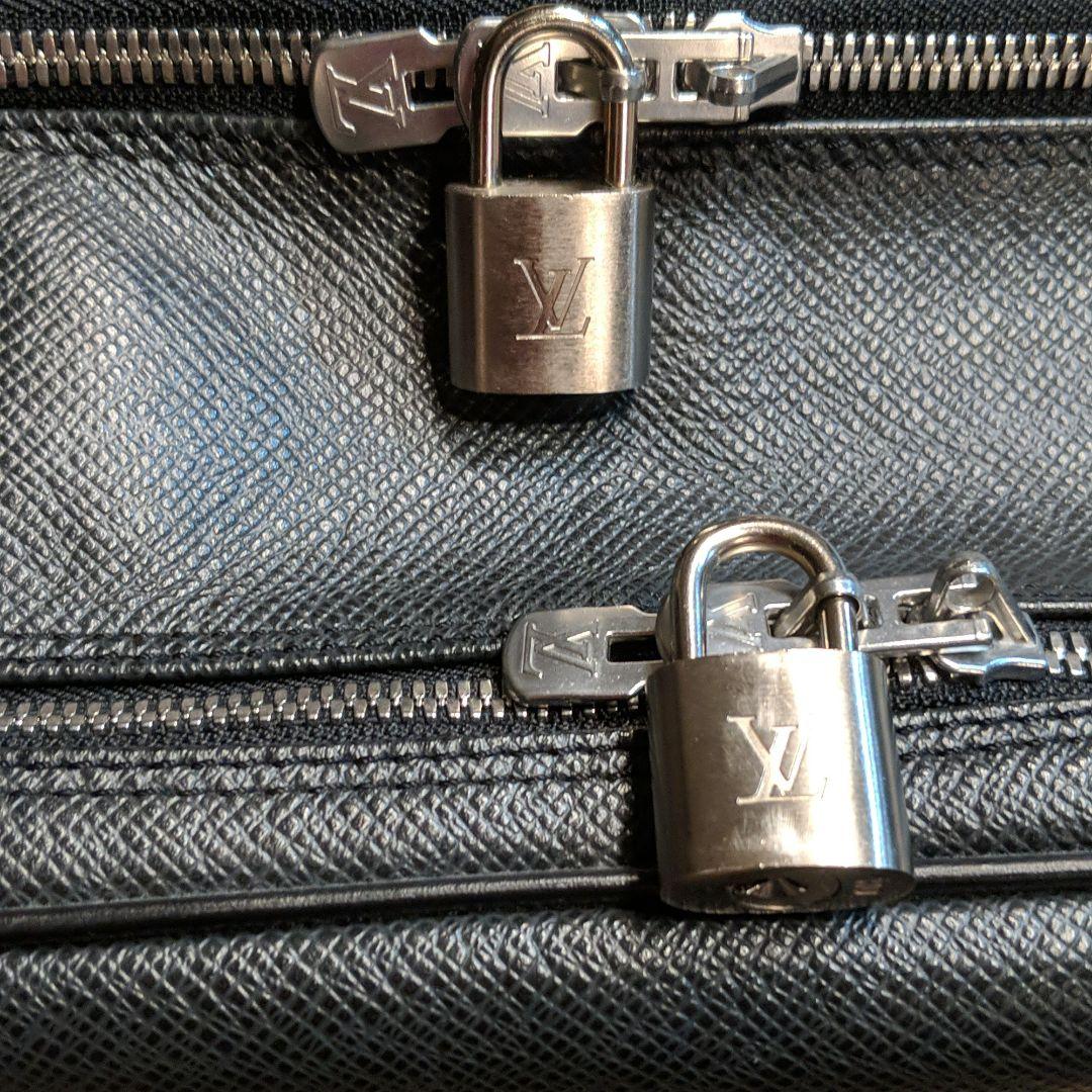プレゼントを選ぼう!LOUIS VUITTON(ルイヴィトン)リポーターPM ...