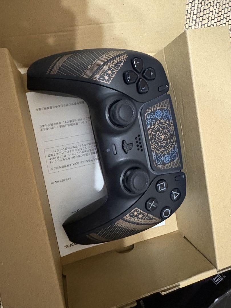 PS5 DualSenseコントローラー