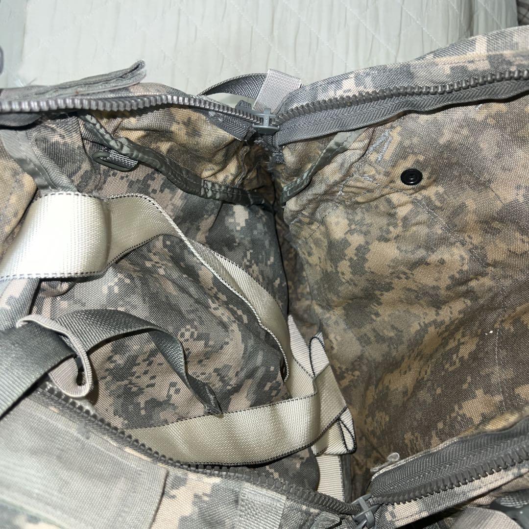 US ARMYライトウェイトACUカラー　ロードキャリング　アサルト　バック中古 US ARMYライトウェイトACUカラー ロードキャリング アサルト