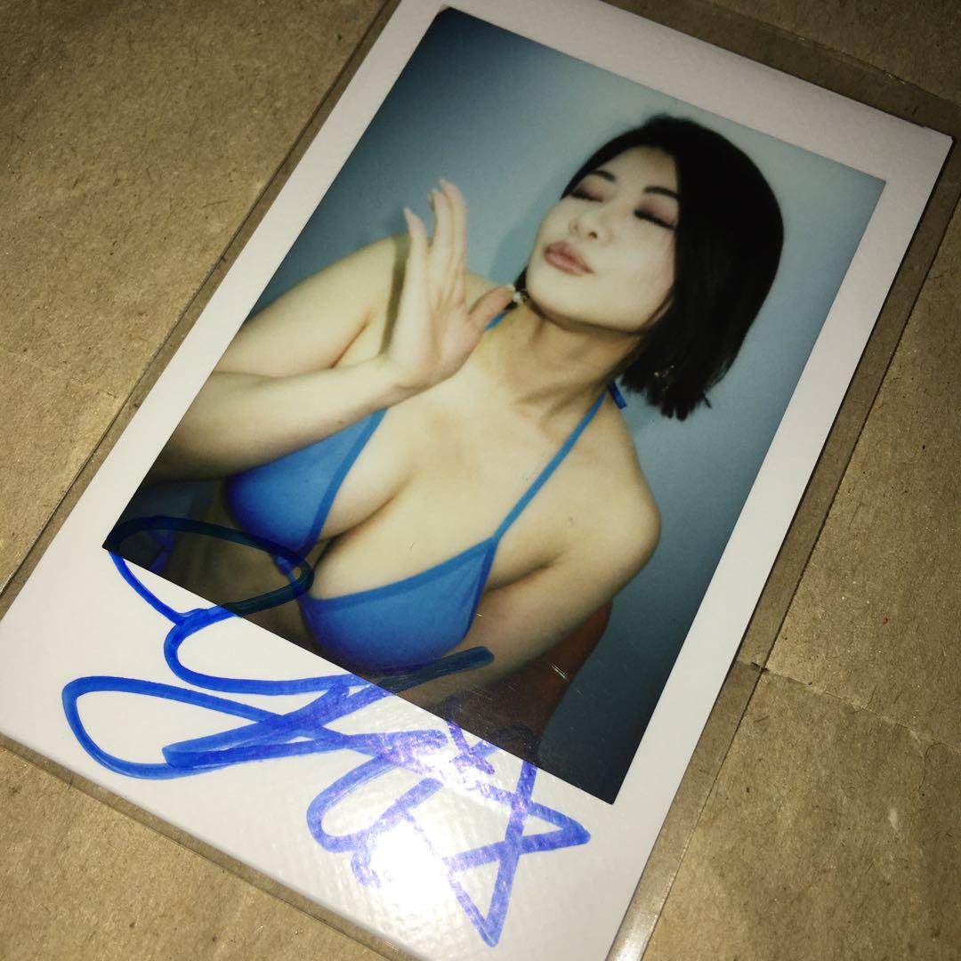 推川ゆうり　直筆サイン入りチェキ（α）
