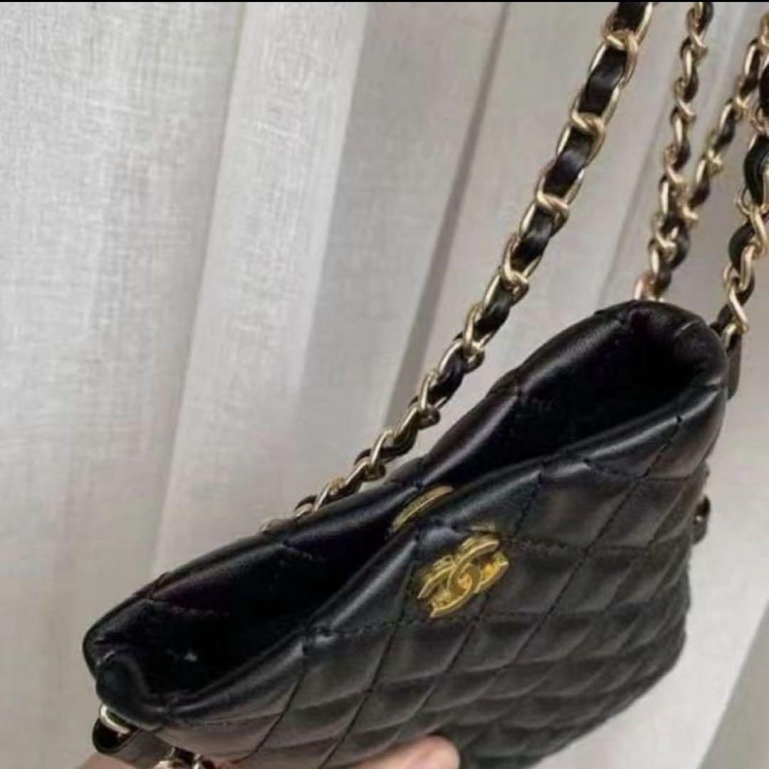 CHANEL ノベルティ チェーンポーチ CHANEL ノベルティ チェーンポーチ