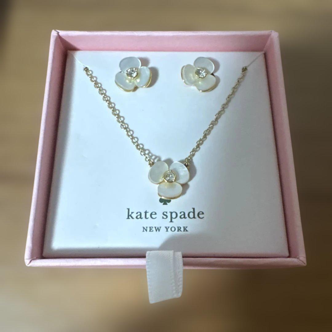 【大セール】 Kate Spade ネックレス & イヤリングセット kate spade 花モチーフ ネックレス イヤリング セット - メルカリ