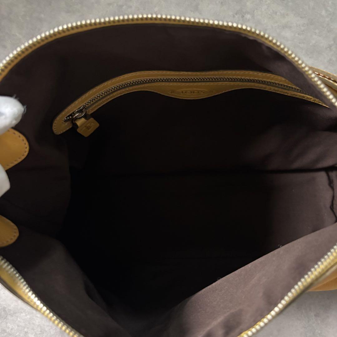 【入手困難‼️】TOD'S トッズ　イエロー　ショルダーバッグ 保存袋付き 入手困難‼️】TOD'S トッズ イエロー ショルダーバッグ 保存袋