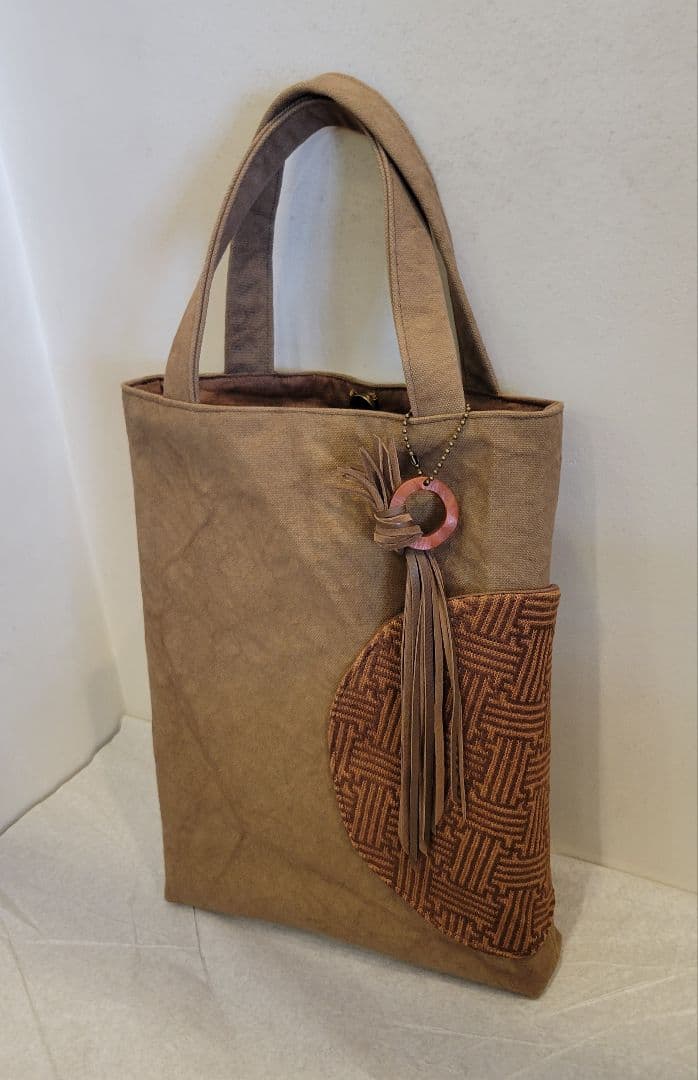 こぎん刺しポケット手提げバッグ（一部柿渋染め）タッセルチャーム付