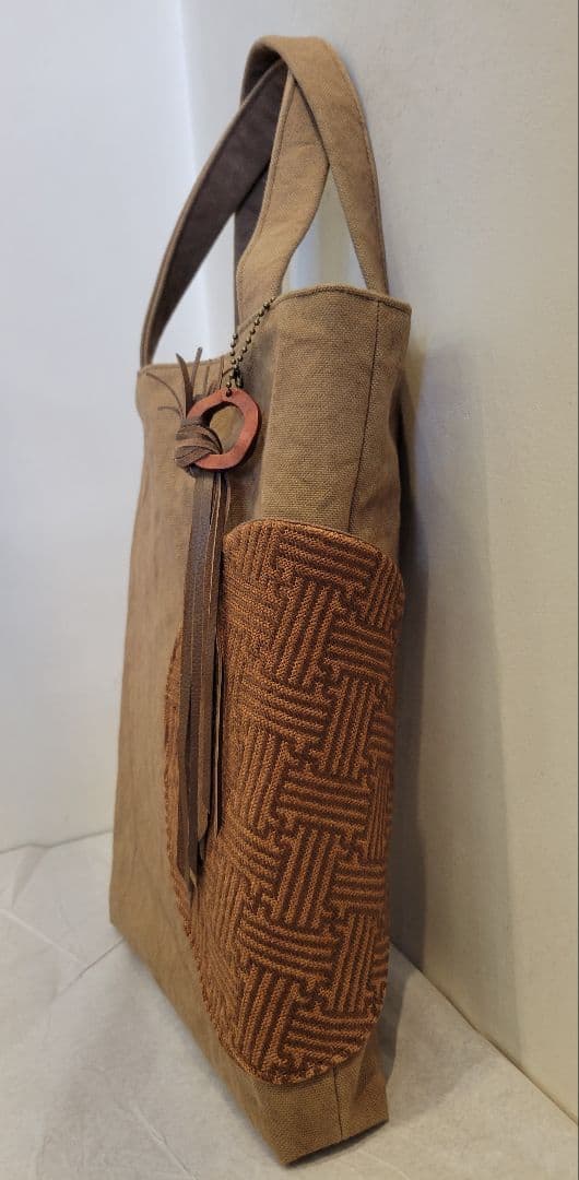 こぎん刺しポケット手提げバッグ（一部柿渋染め）タッセルチャーム付