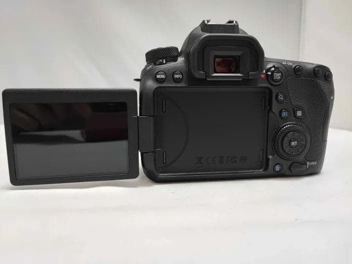 Canon EOS 6D Mark II ボディ Mark2