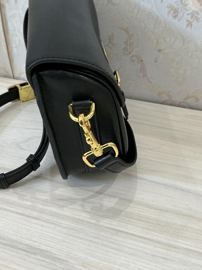 Dior ブラック ショルダーバッグ