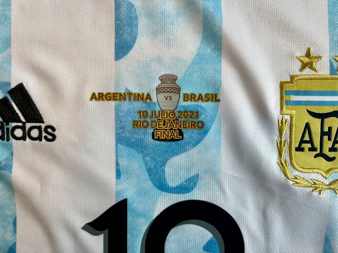 リオネル・メッシ 直筆サイン入り アルゼンチン代表ユニフォーム