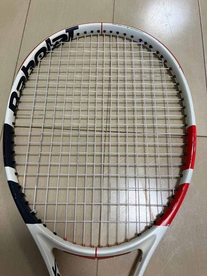 Babolat ピュアストライク100 16x19 グリップ2 2019年モデル Babolat ピュアストライク100 16x19 グリップ2 2019年モデル