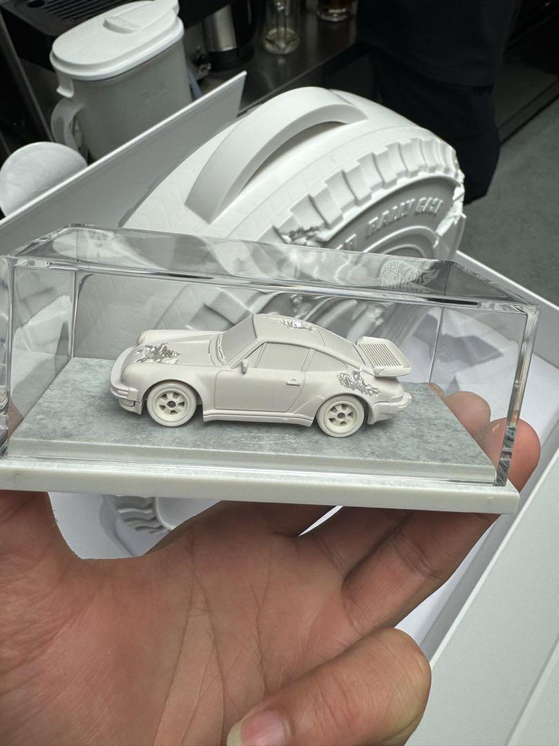 Hot Wheels Porsche 930、Rodger Dodger セット Hot Wheels Porsche 930、Rodger Dodger セット