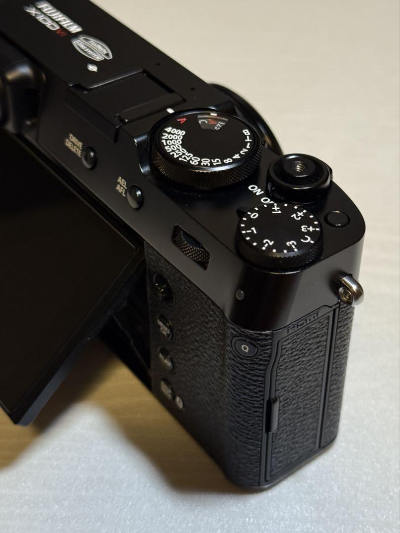 【美品】Fujifilm X100Ⅵ ブラック 本体 社外充電器、他おまけ付