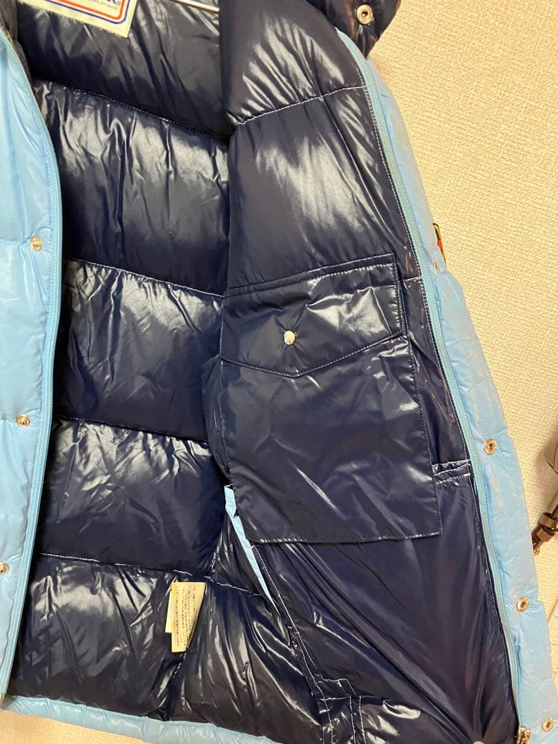 モンクレール アシックス ダウンジャケット 水色