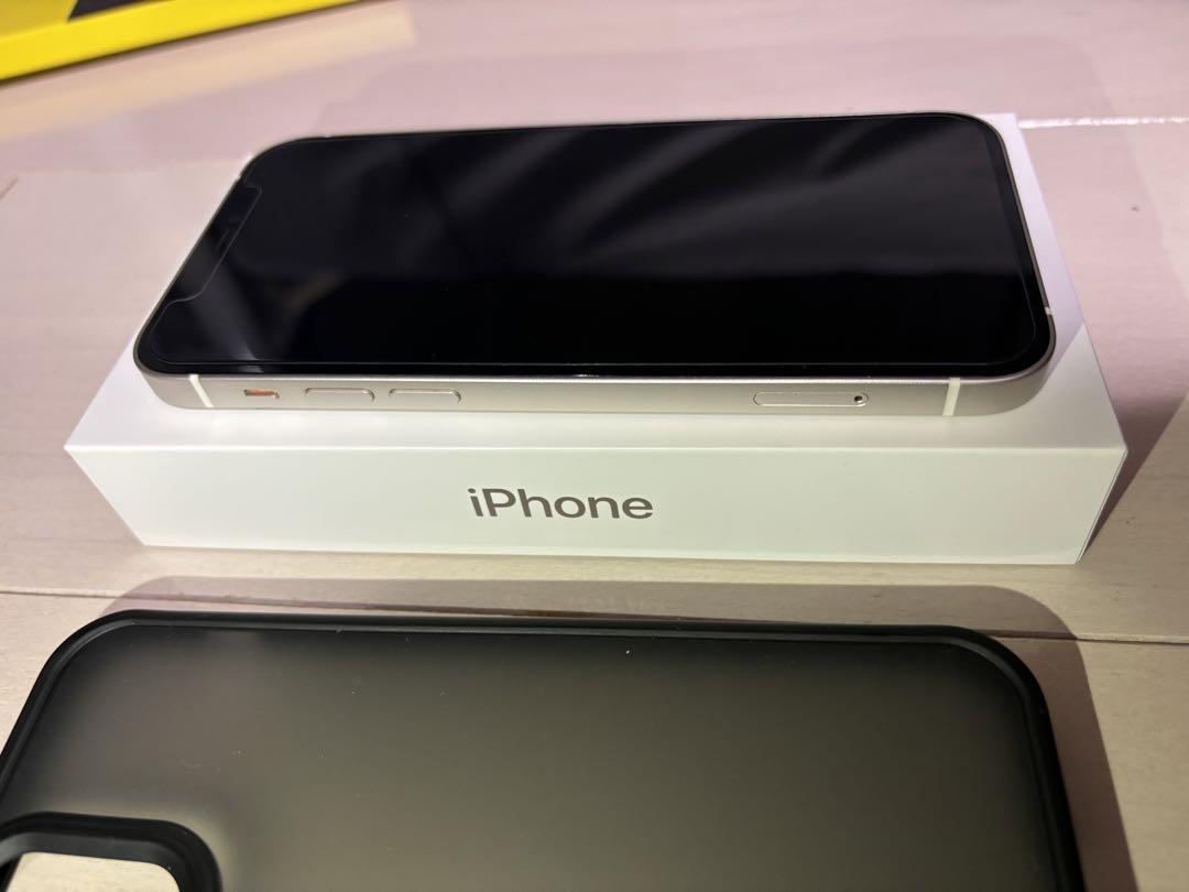 iPhone 12 64GB ケース付き