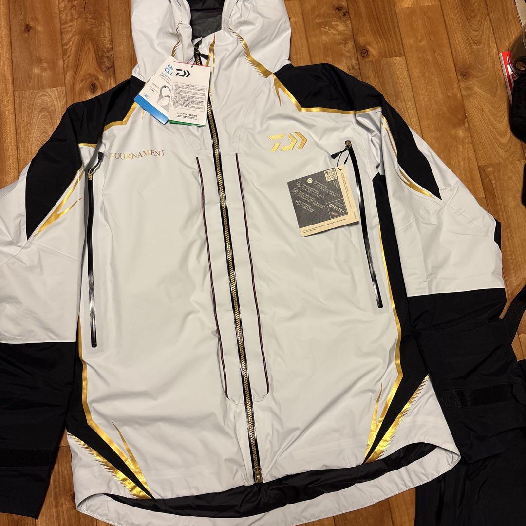 完売ダイワDW-1024T GORE-TEX トーナメントウィンターサーモスーツ