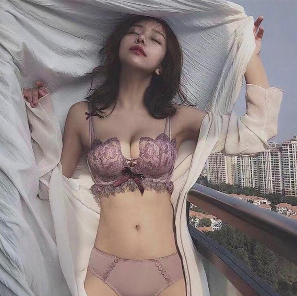 新品☆ノンワイヤーブラ　セット　ランジェリー　レース　盛れる　セクシー　大人気