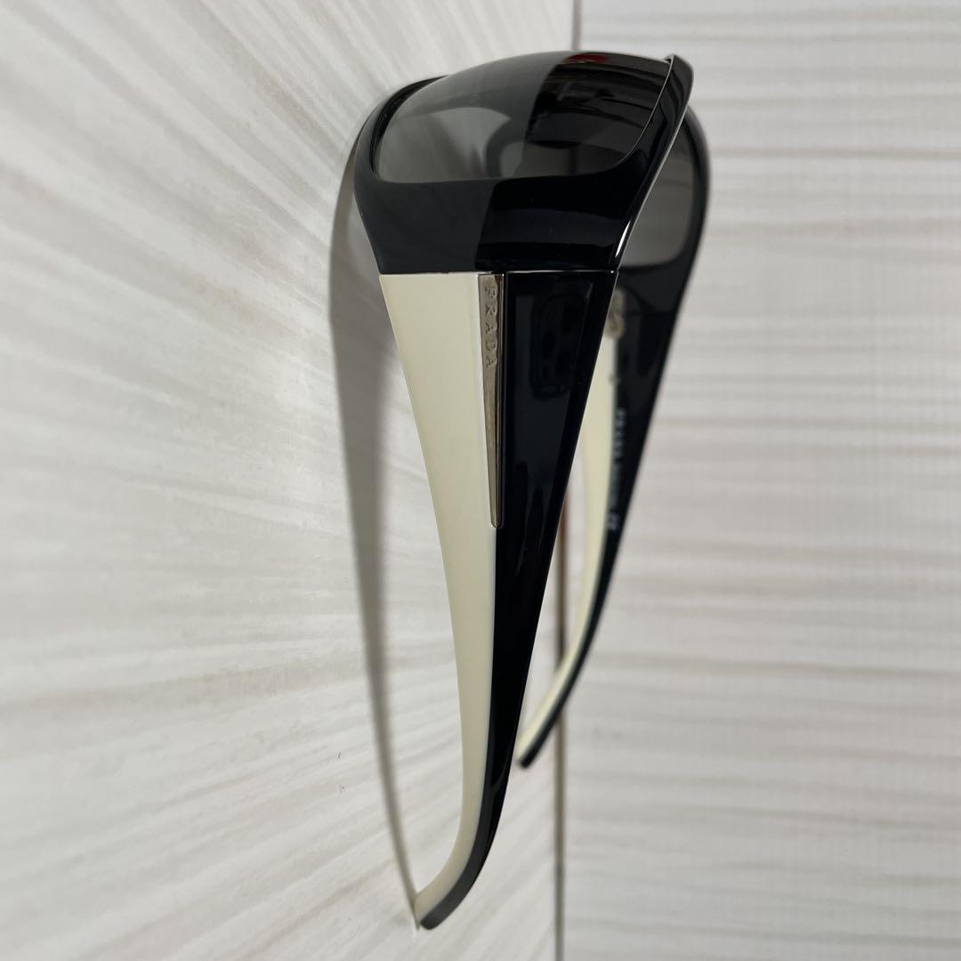 Prada サングラス