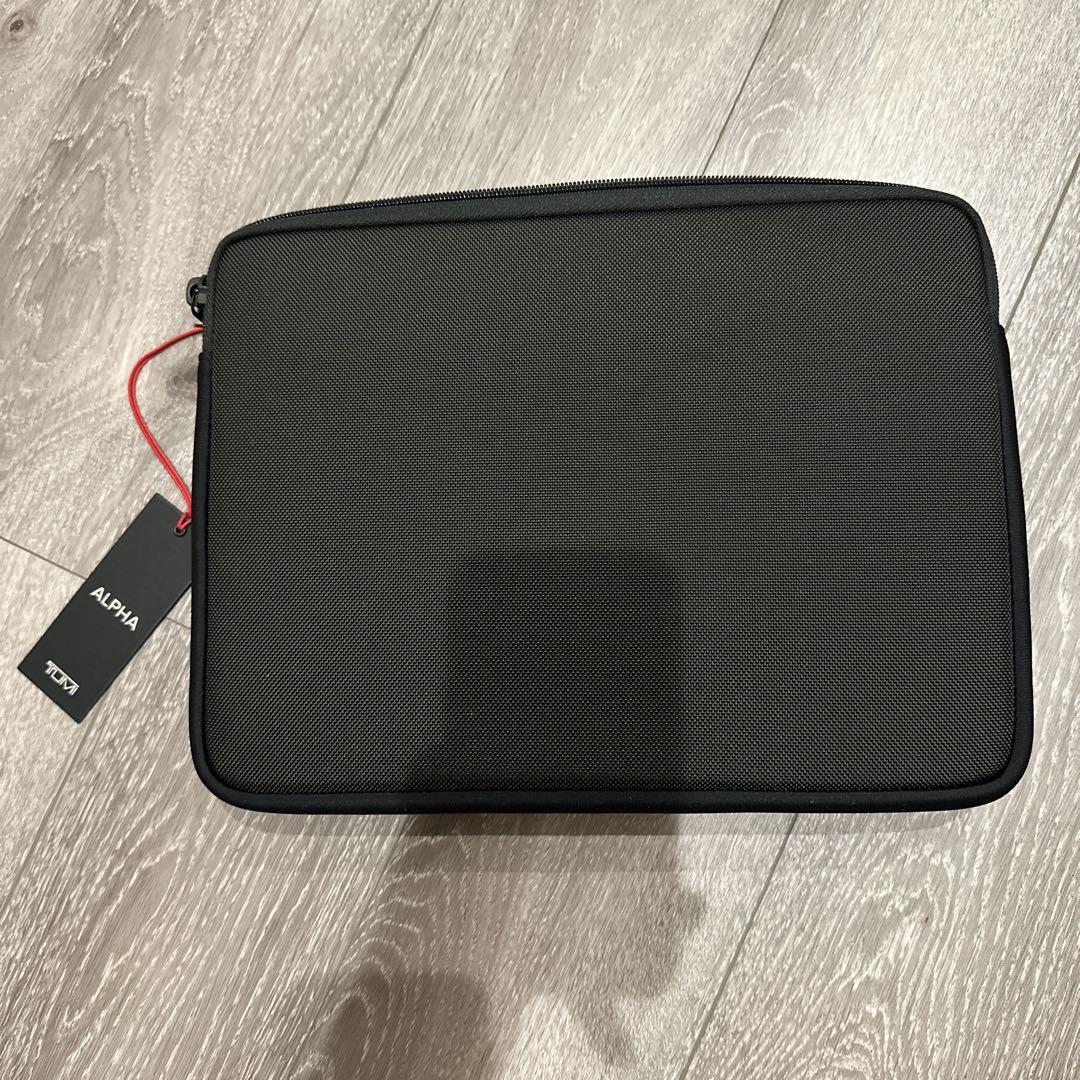 【新品・未使用】 TUMI ミディアム(PC13インチ)・ラップトップ・カバー