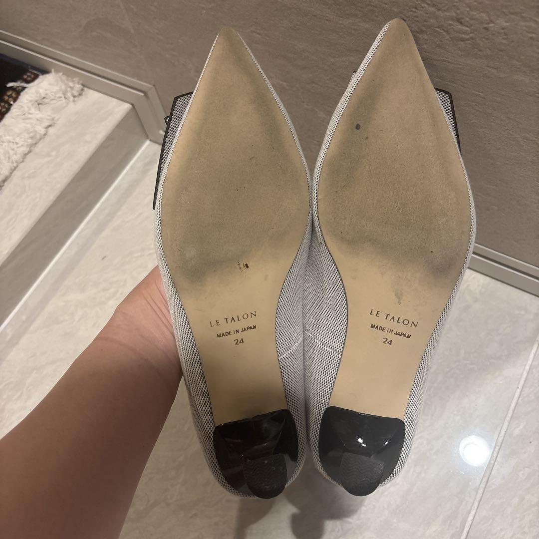 【美品】LE TALON リボン付きホワイトパンプス