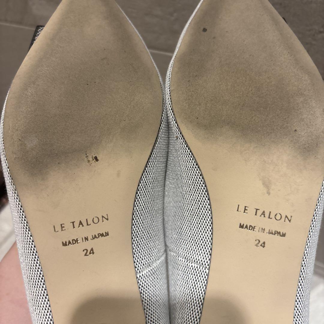 【美品】LE TALON リボン付きホワイトパンプス