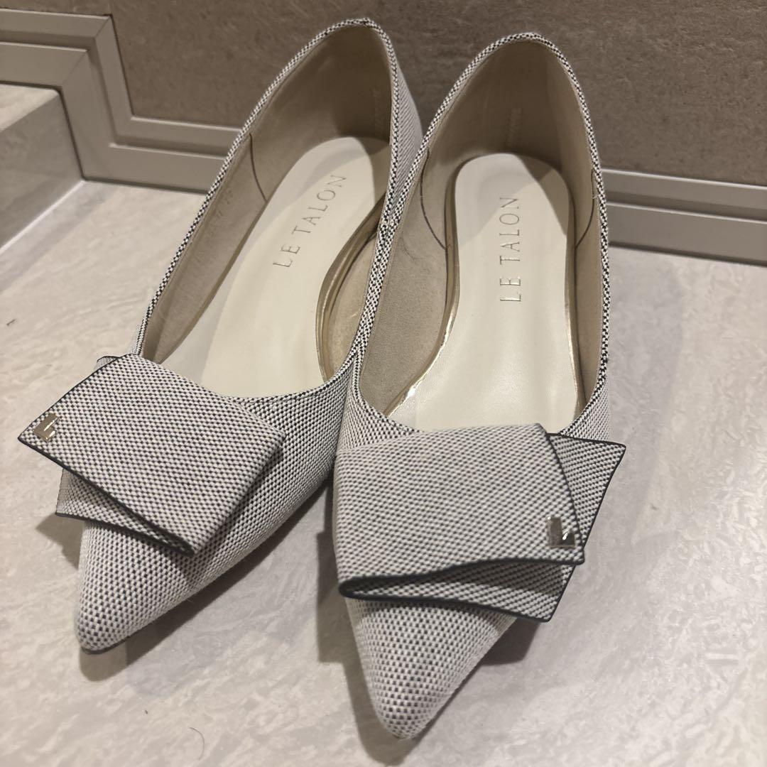 【美品】LE TALON リボン付きホワイトパンプス