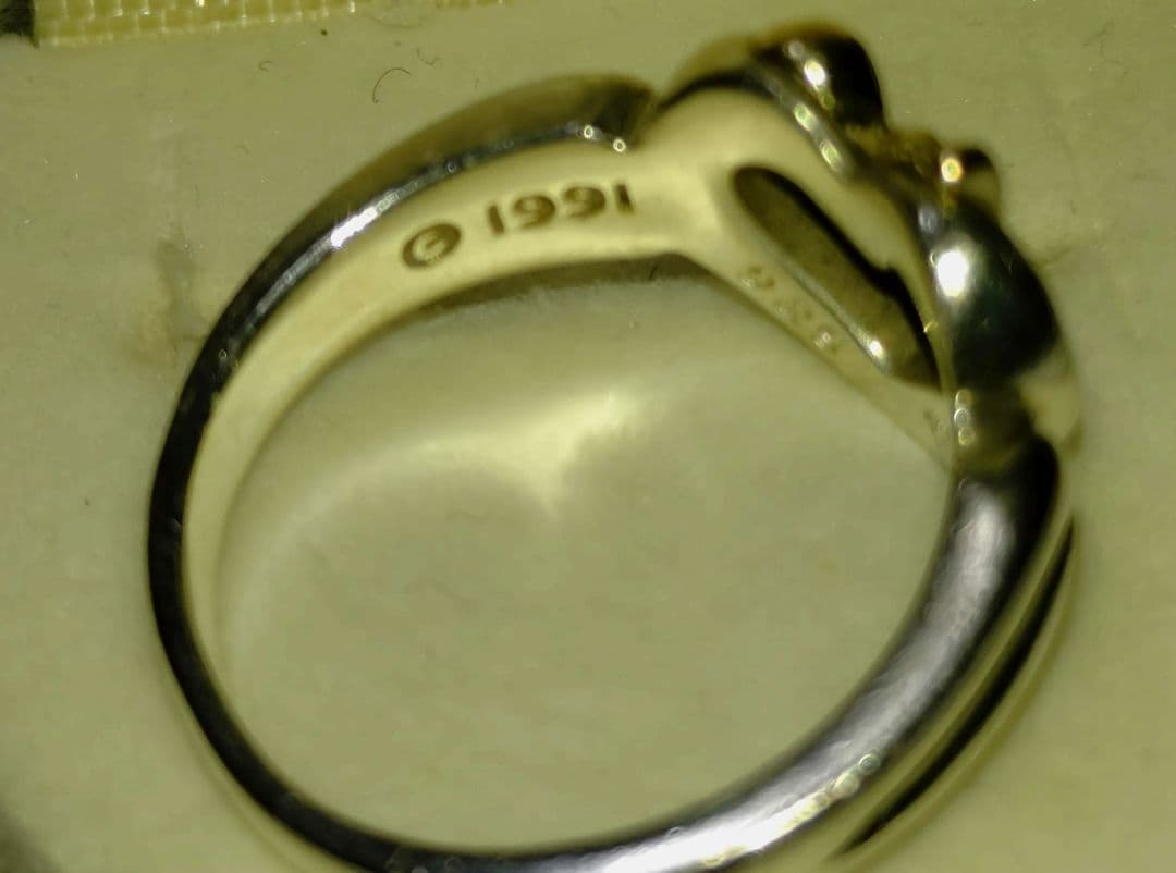 Tiffanyハート・リボンリング