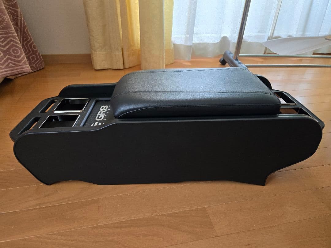 GR8センターコンソール目立った傷や汚れなし