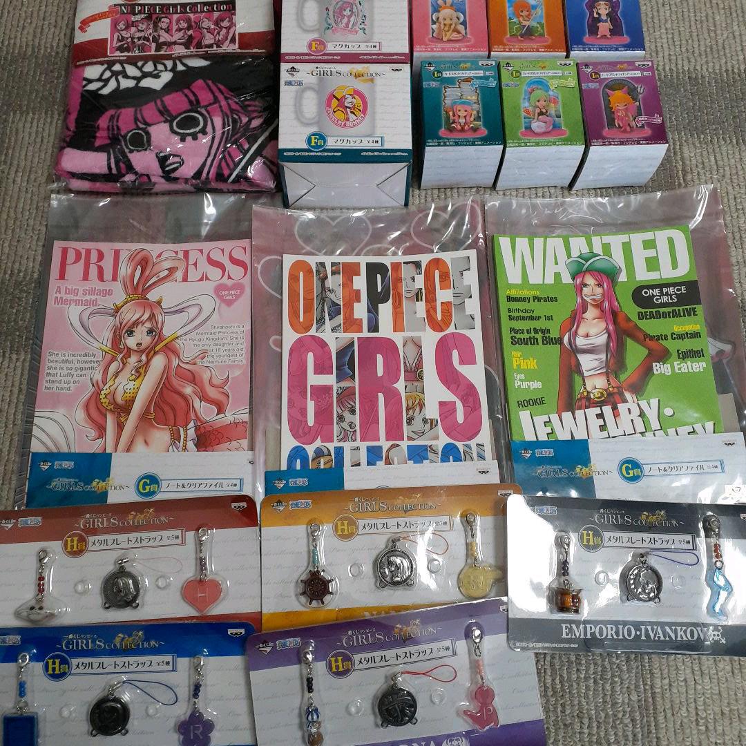 一番くじ⭐ワンピース～GIRLS COLLEEN～同賞同種未完48点セット