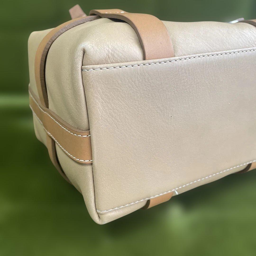 美品 土屋鞄 ハーネス 牛革 ミニボストンバック ベージュ 美品 土屋鞄 ハーネス 牛革 ミニボストンバック ベージュ