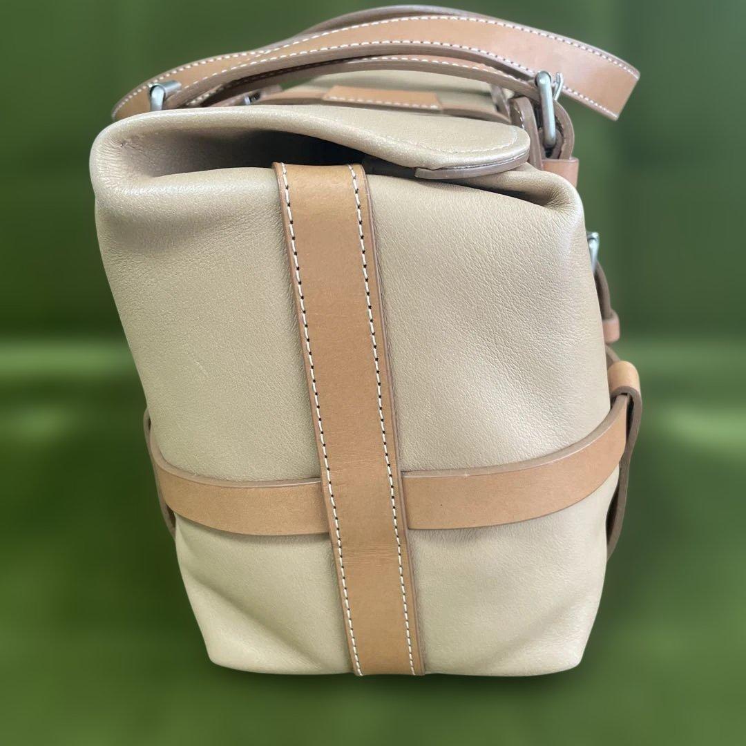 美品 土屋鞄 ハーネス 牛革 ミニボストンバック ベージュ 美品 土屋鞄 ハーネス 牛革 ミニボストンバック ベージュ