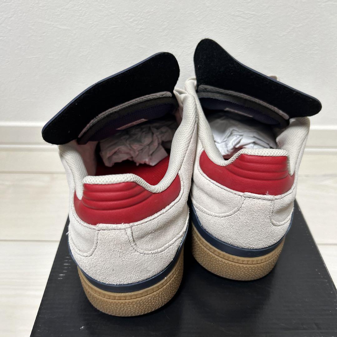 靴 adidas BUSENITZ